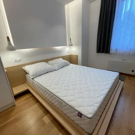 Apartman Zlatni Javor *
